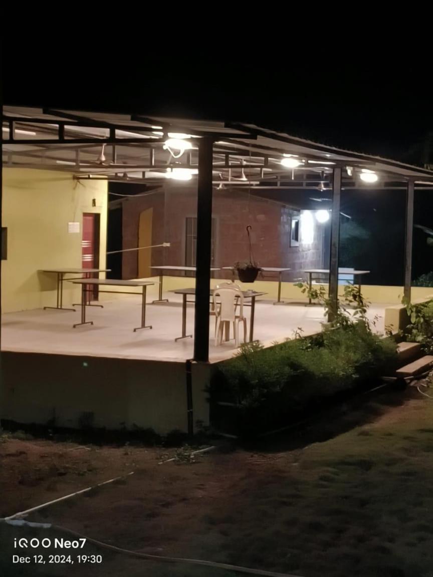 The Lighthouse Beach Resort Dāpoli 外观 照片